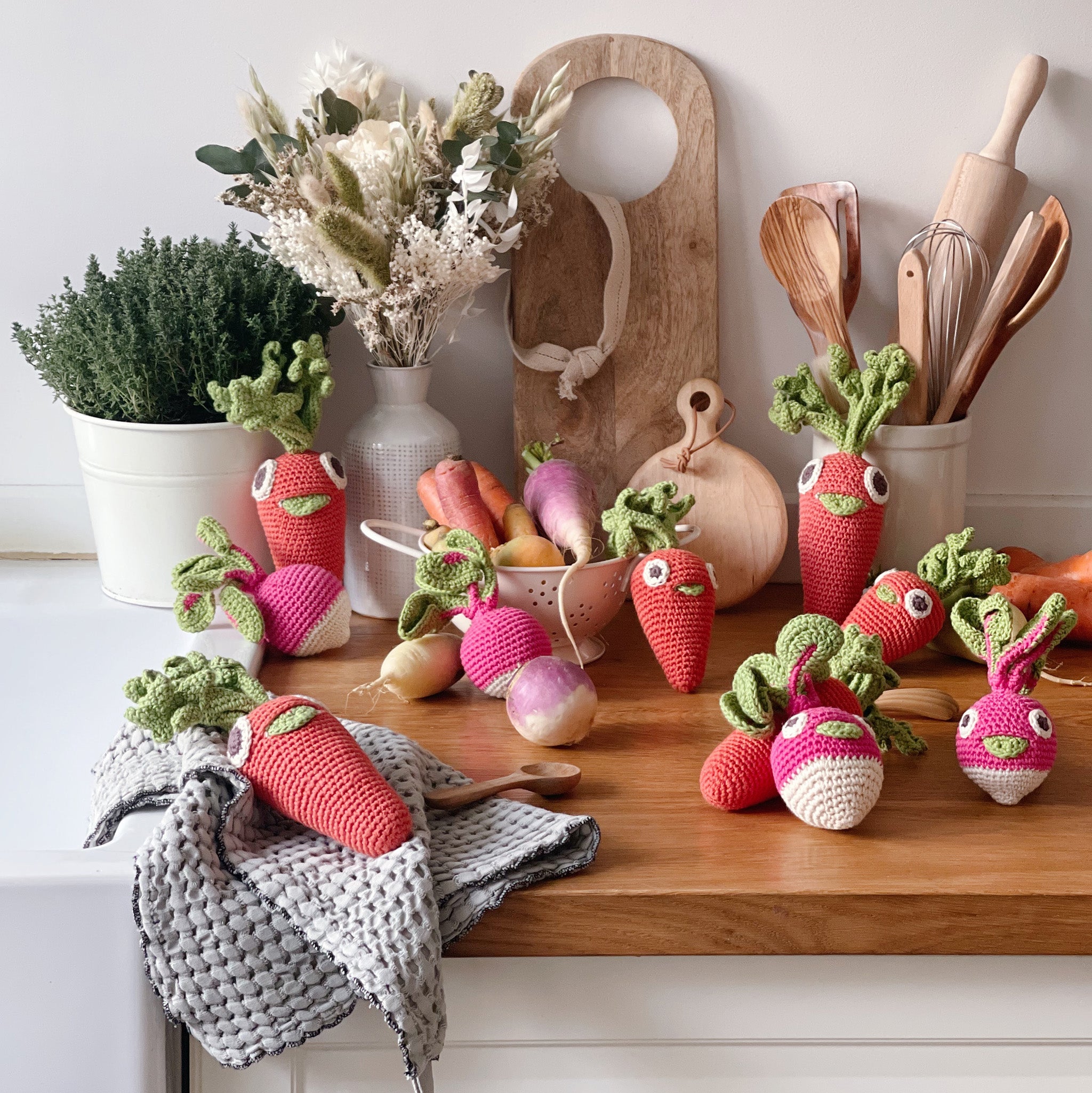 Comment MyuM a transformé l’univers du jouet grâce aux premières peluches en crochet en forme de fruits et légumes. Image