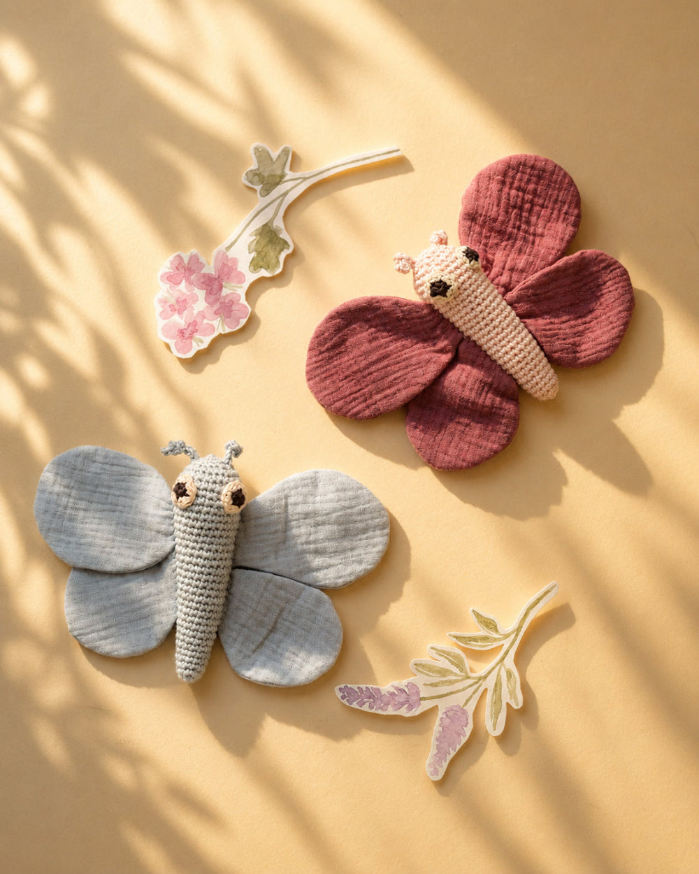 hochet-rattle-papillon-butterfly-crochet-handmade-bébé-jouet-montessori