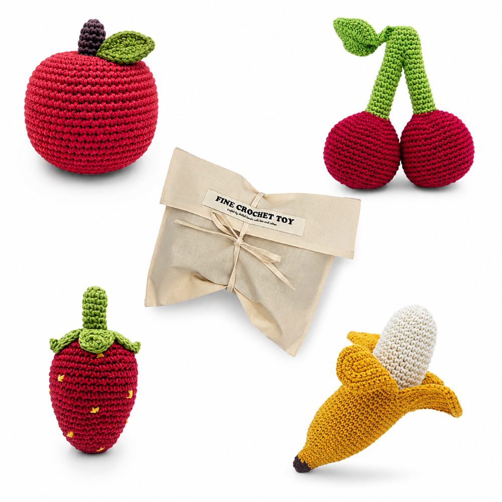 coffret cadeau de naissance hochet fruit en crochet pour bebe cerise pomme fraise banane
