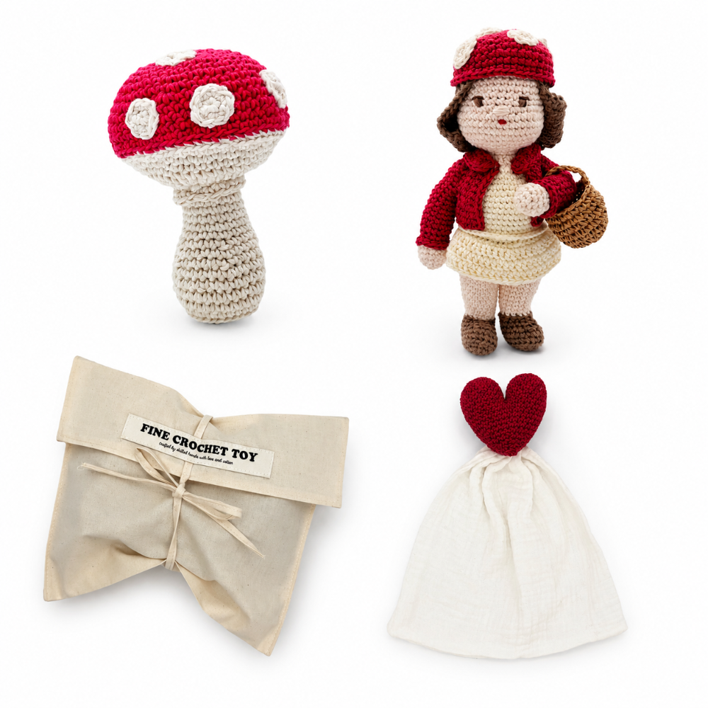 coffret cadeau poupée et champignon amanite et doudou coeur