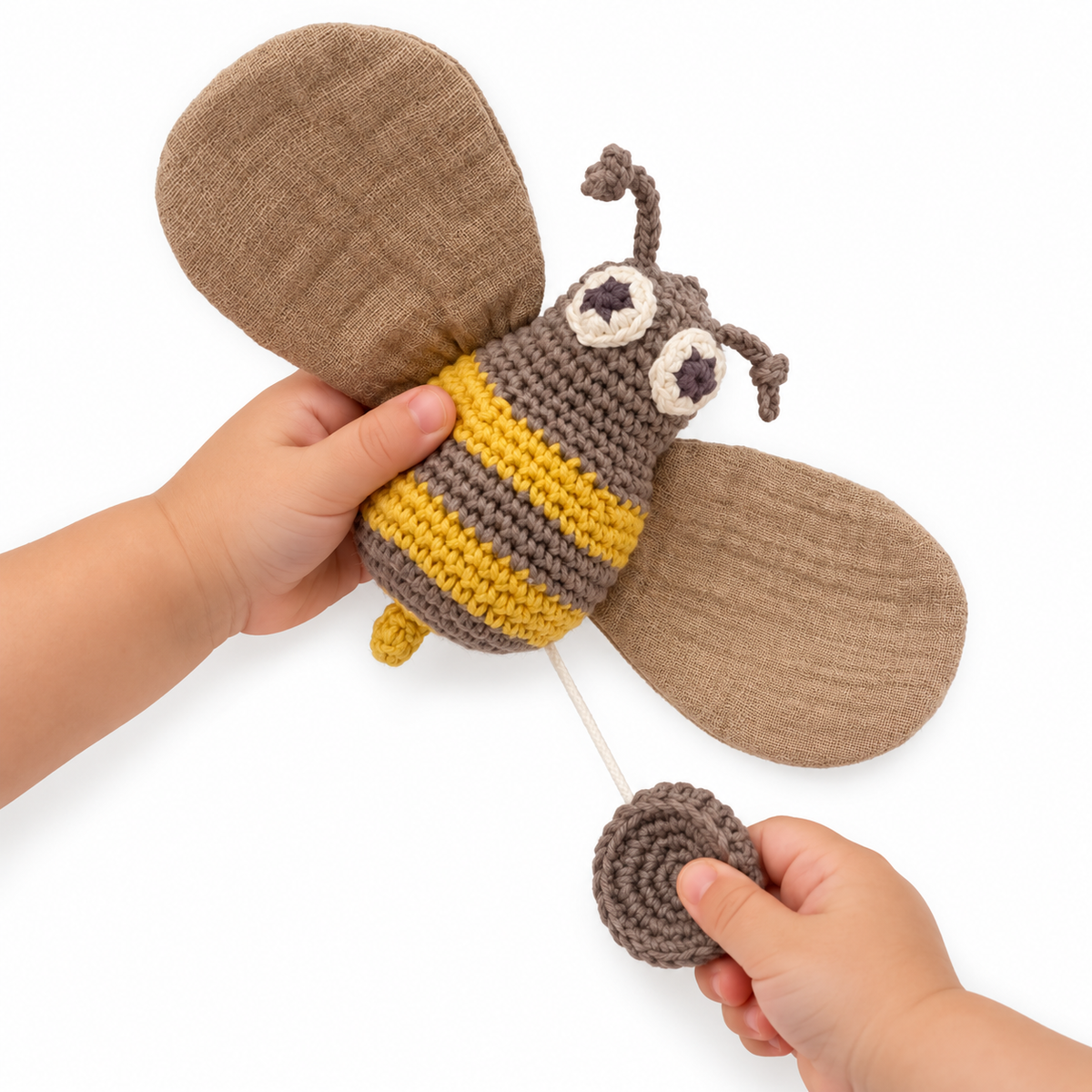 Jouet Apaisant Abeille en crochet 100% coton bio