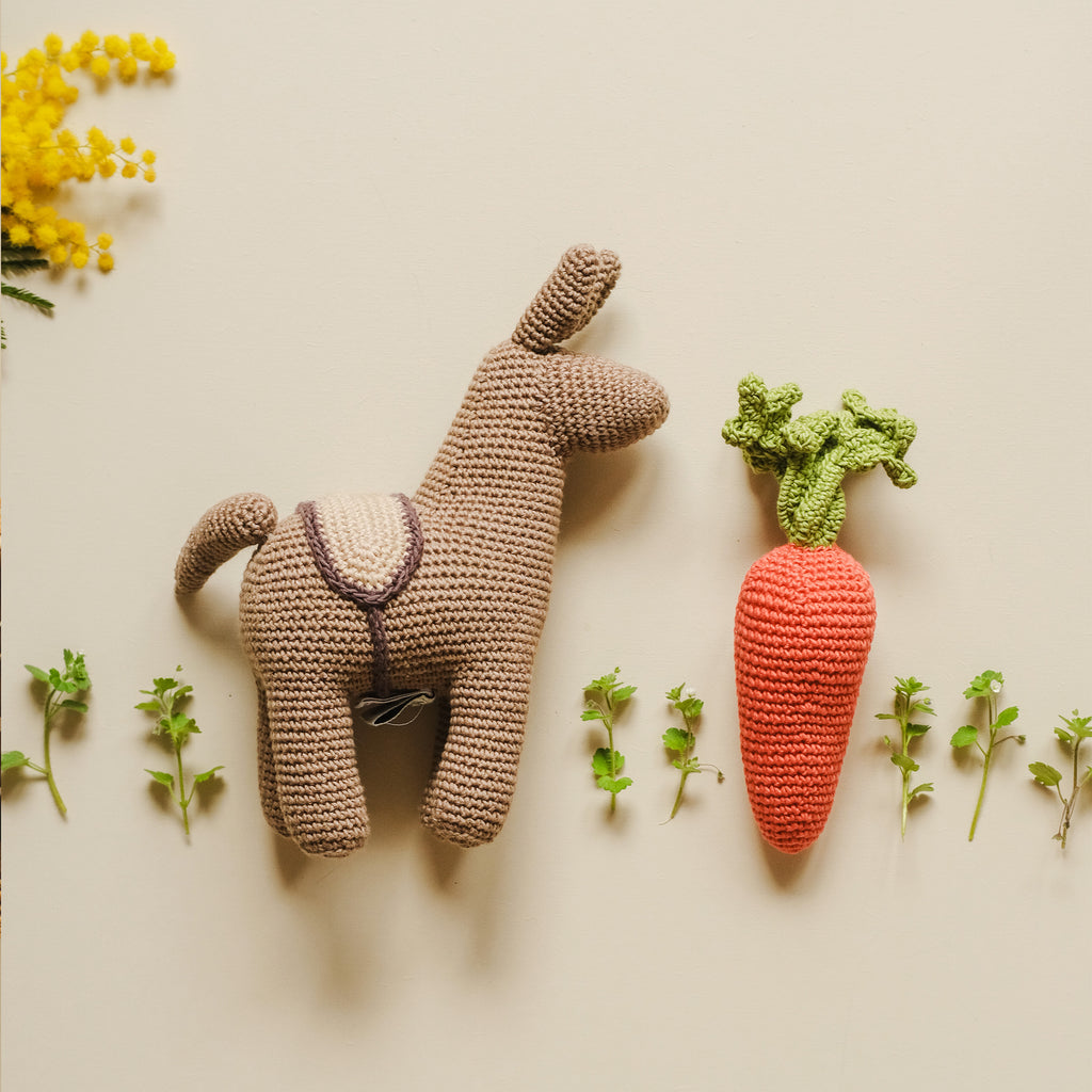 Coffret Donkey 🥕🫏 hochet et boite à musique en crochet 100% coton bio