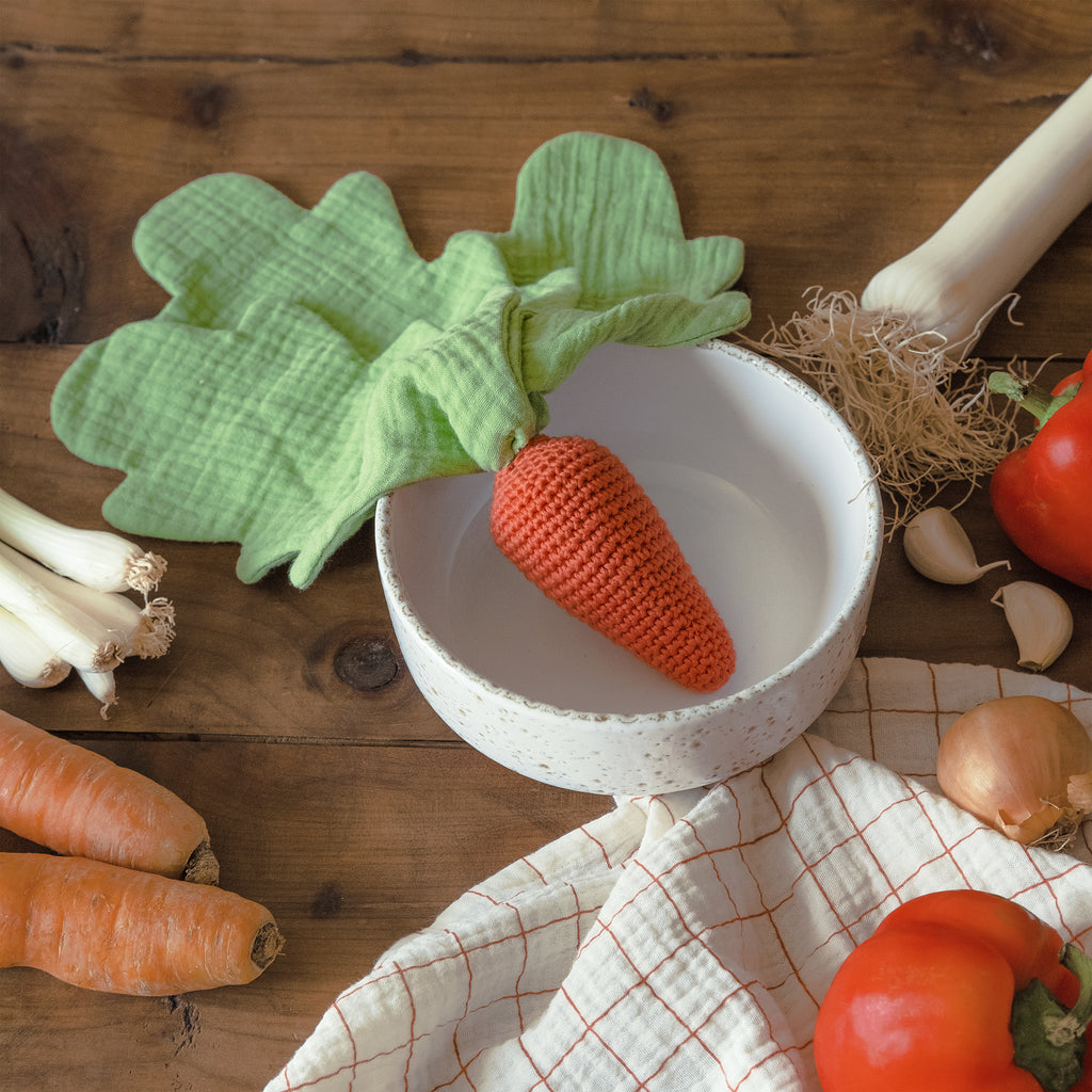 doudou pour bébé en crochet carotte