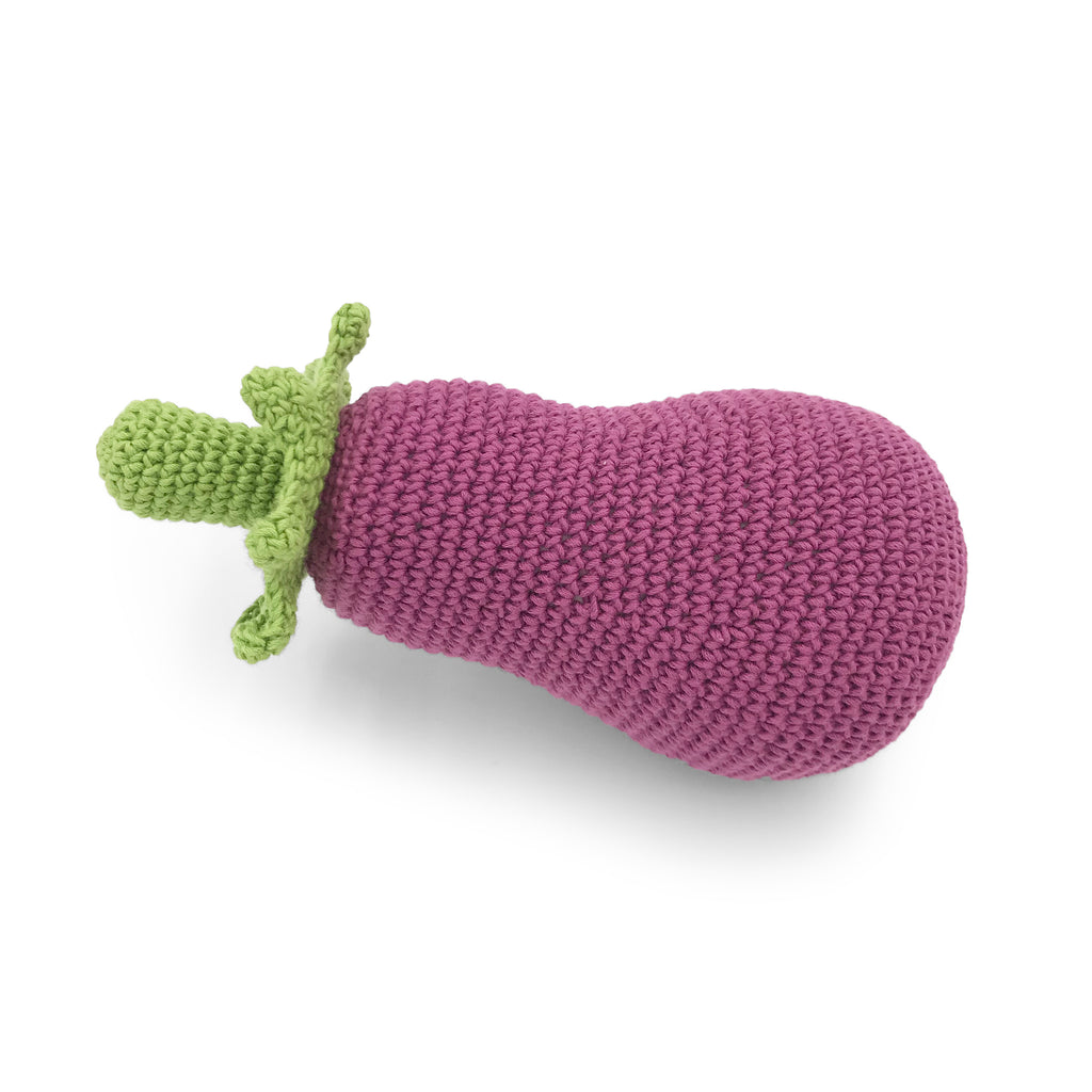 hochet pour bébé en crochet aubergine