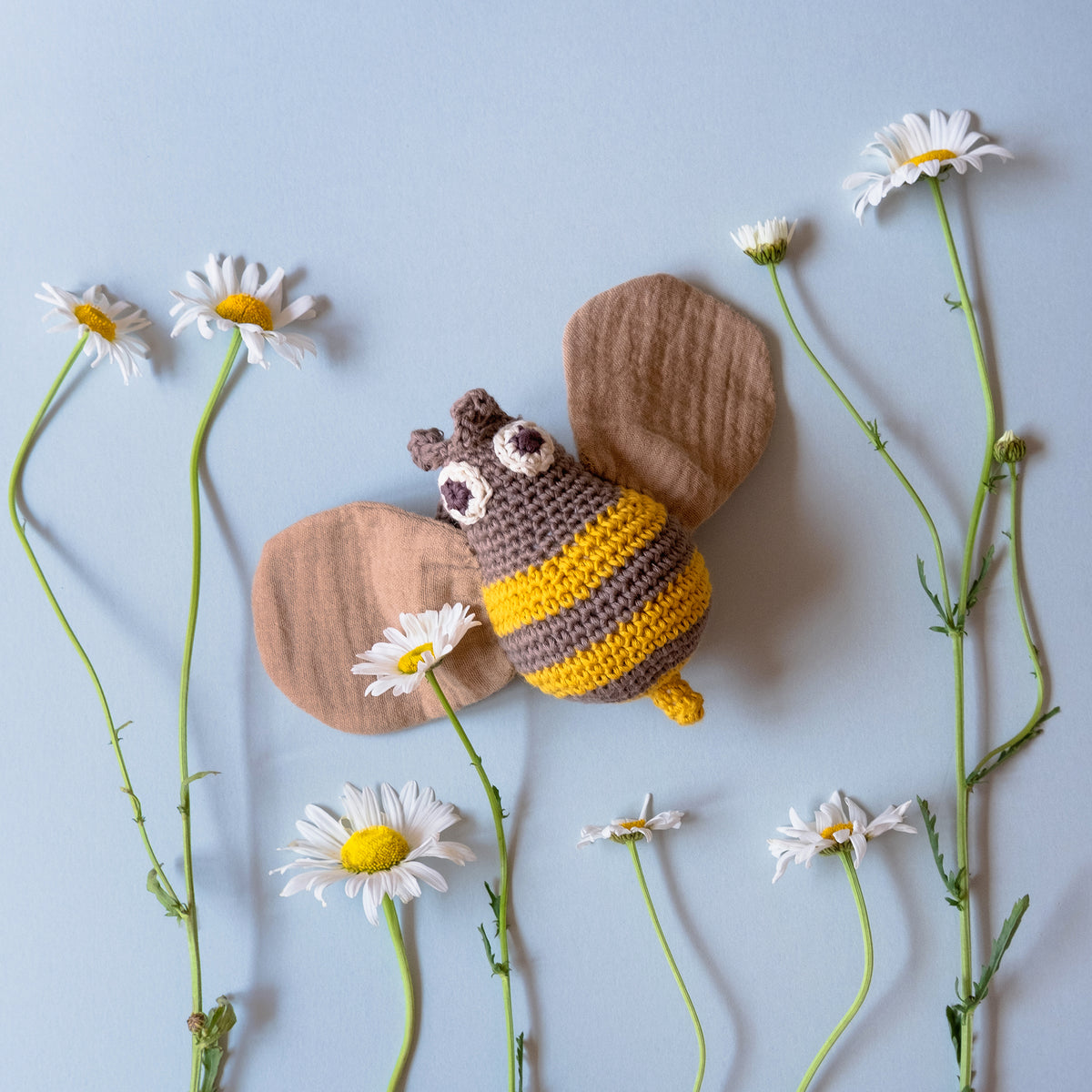 jouet apaisant pour bébé en crochet abeille