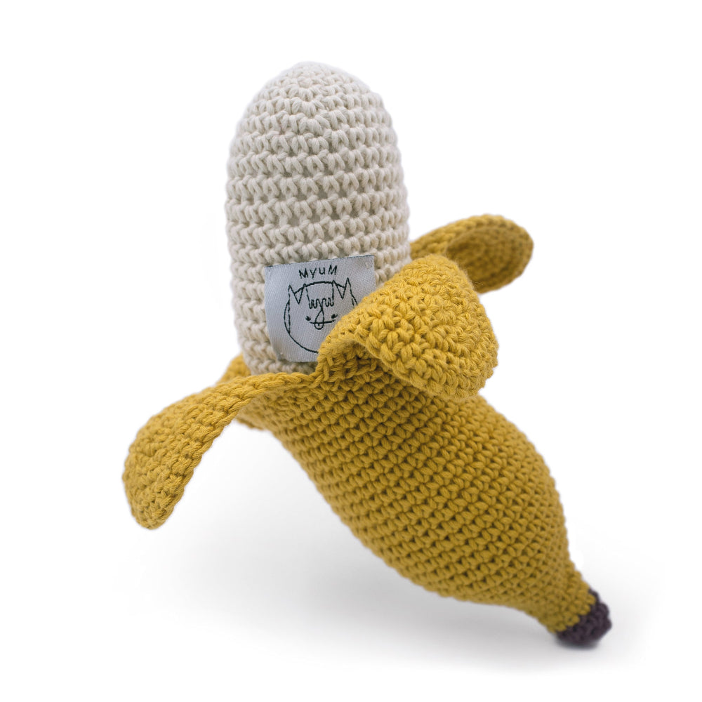 myum-crochet-toy-baby-organic-plush-rattle-banana